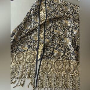 Wrap/Scarf Floral Brocade with Fringe.